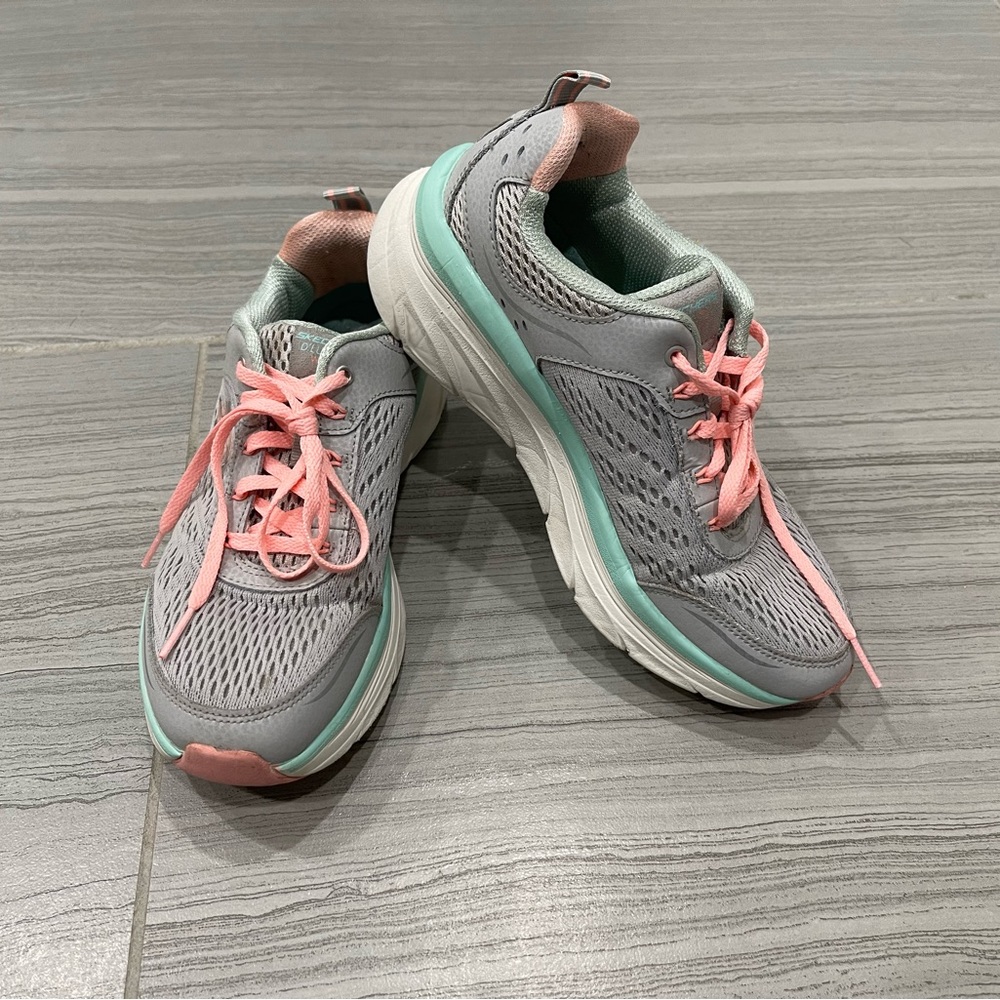 🦋Sketchers Athletic Shoes
